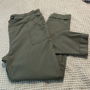 ☔️ SOHO XL Olive Green Ankle length pull on pants